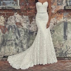 Brand NEW, Never worn wedding dress size 12. Rebecca Ingram/MaggieSottero 9RT825